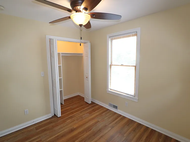 Beautifully Restored Townhouse — Photo 43