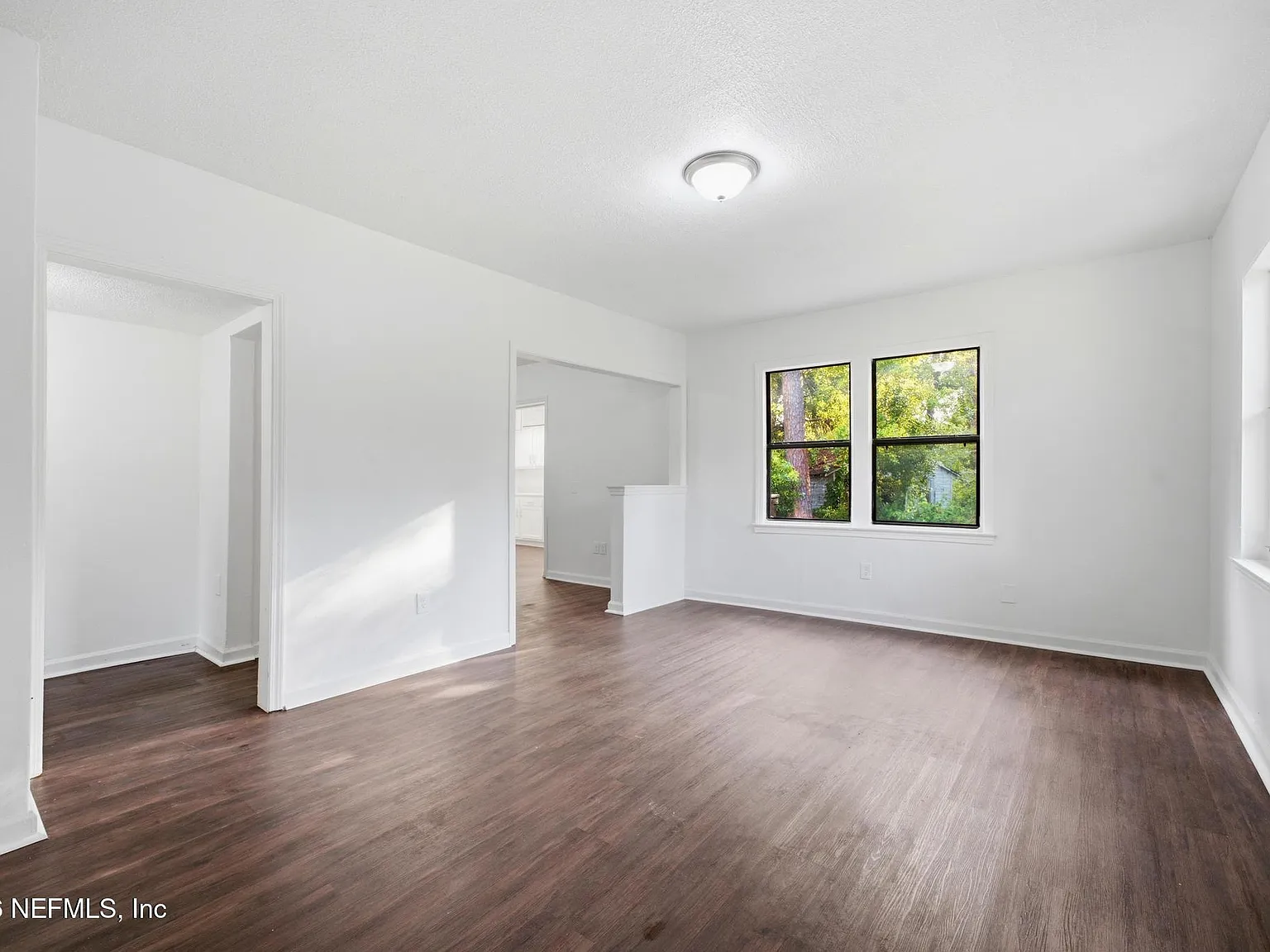 3 bed, 2.0 bath, 1167 sqft, $1,400 — Photo 3