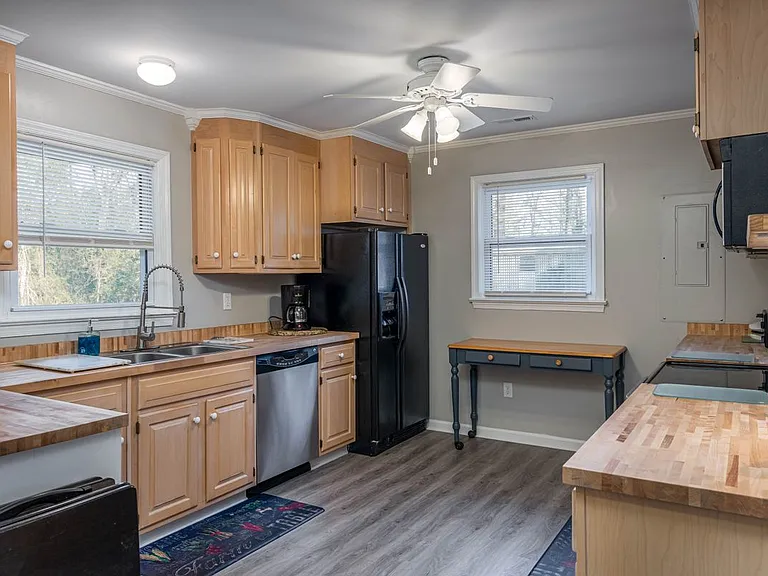 7602 Beechwood Dr — Photo 9