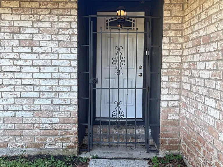 7910 Hawk Park — Photo 12