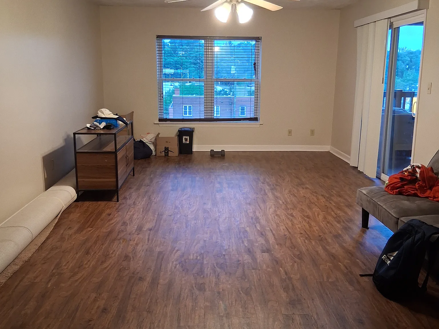 2 bed, 2.5 bath, 930 sqft, $1,200 — Photo 1