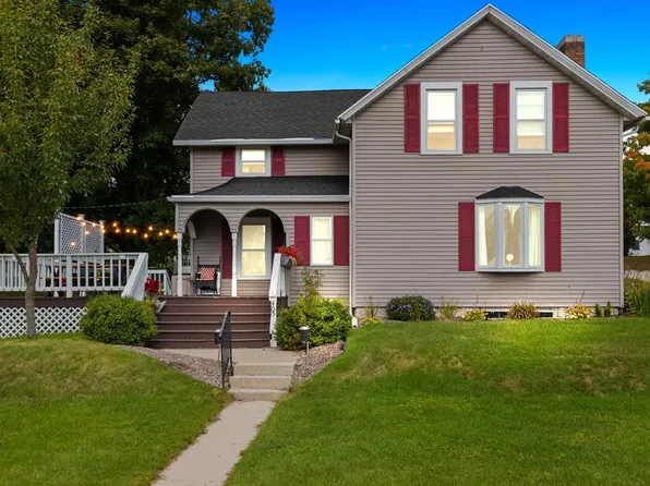 405 Fayette St, Algoma, WI 54201