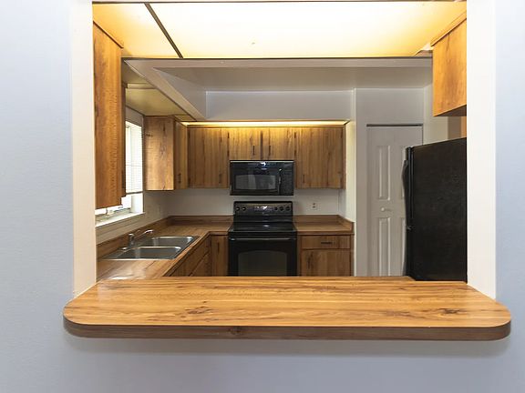 3rd image of 4400 Ring Neck Rd Unit 19-A