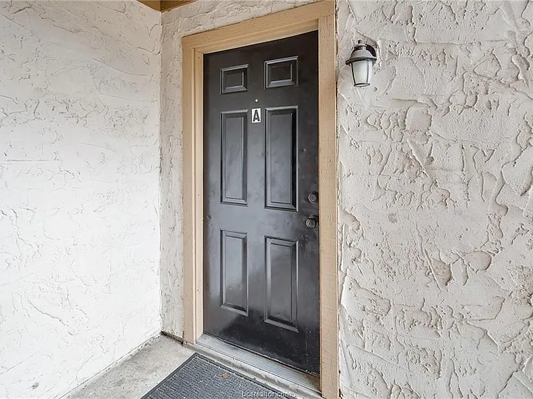 1601 Brentwood Dr #A — Photo 3