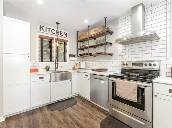 1074 Hickory Glen Rd, Winston Salem, NC 27106