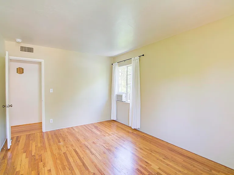 1802 Loma St — Photo 26