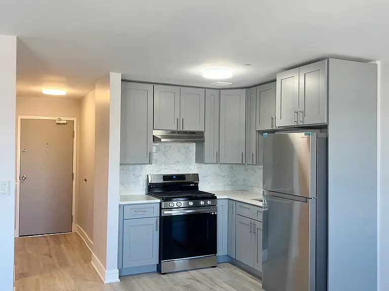 8348 W Catherine Ave #500 — Photo 25