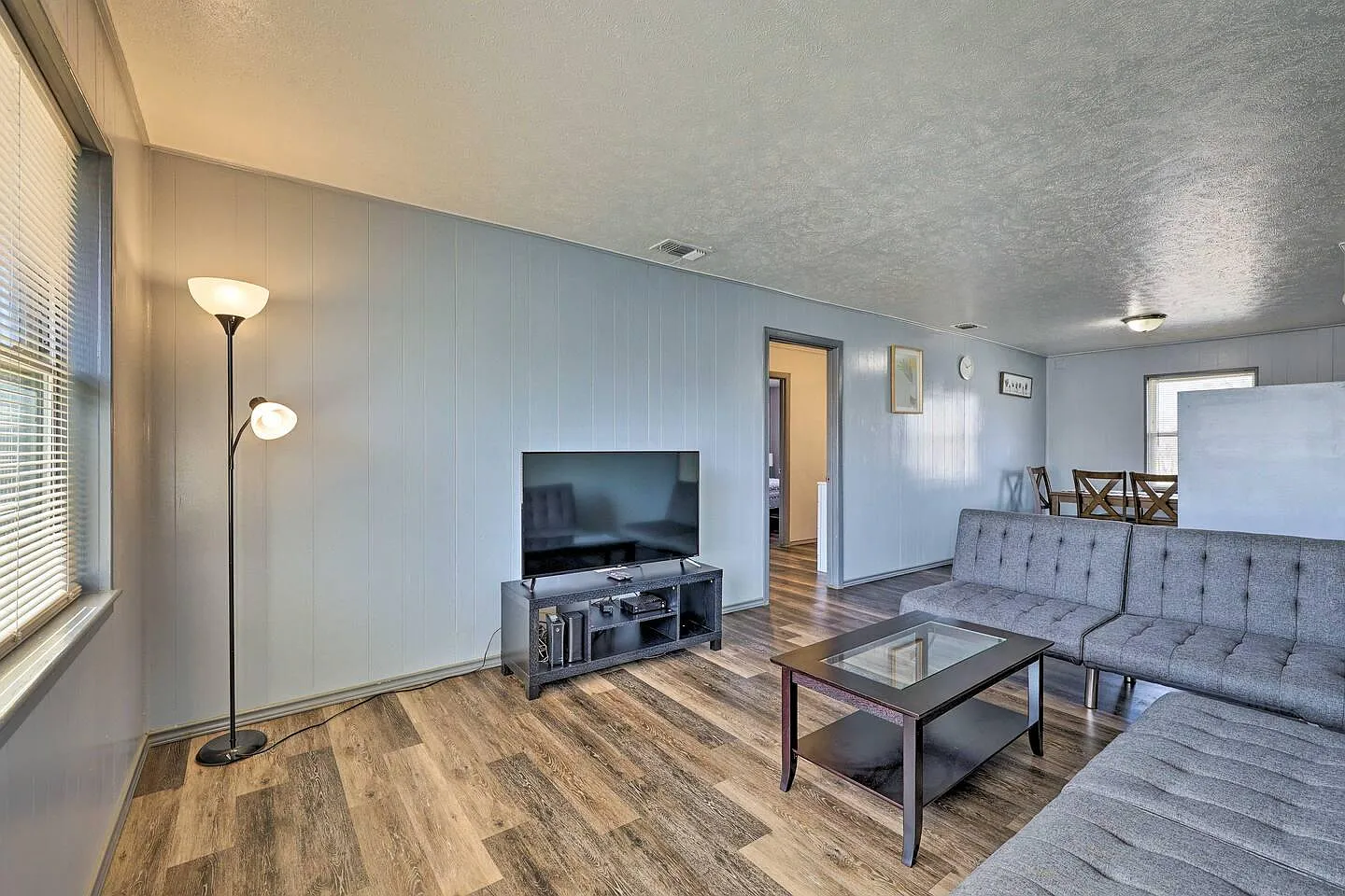 2 bed, 900 sqft, $1,200 — Photo 3