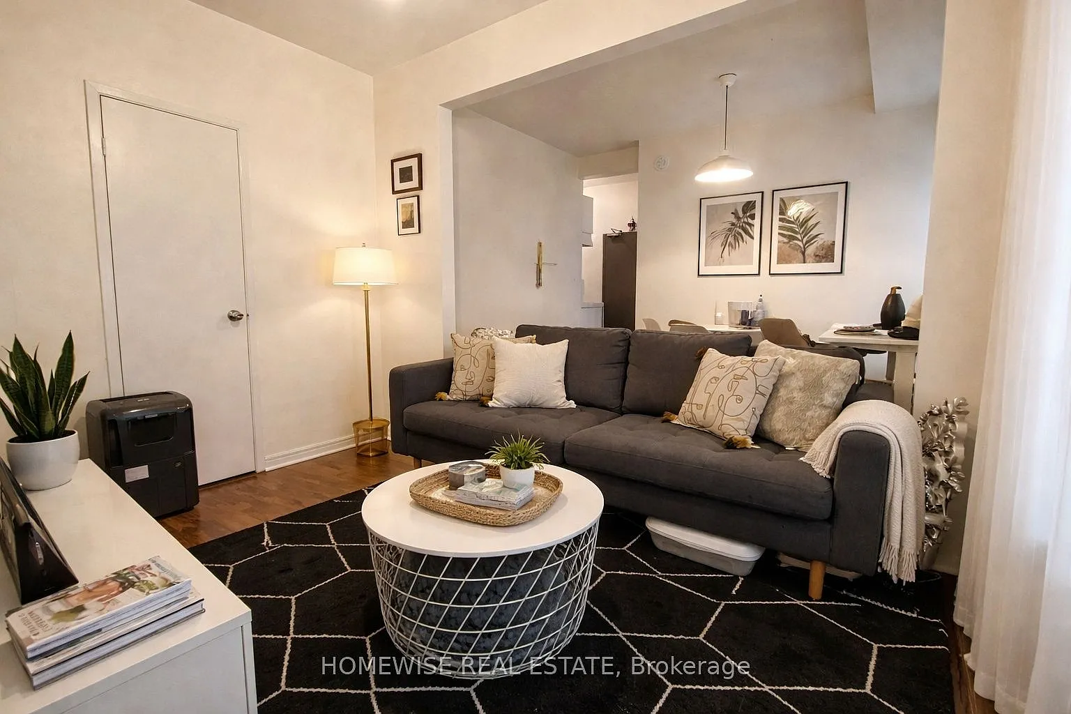 1 Triller Ave — Photo 1