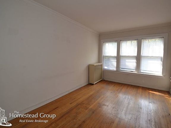 5th image of 5023 N Winchester Ave APT 001