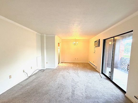 Living room - dining area in back