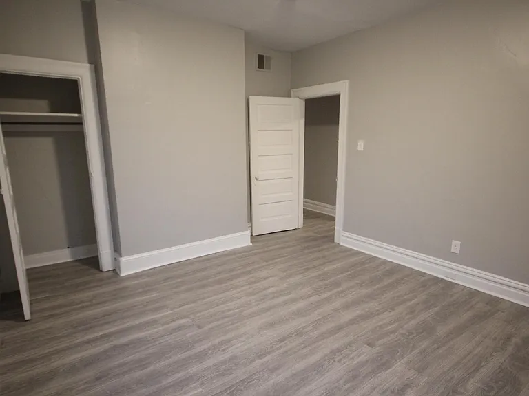 2841 Centre Ave #10 — Photo 8
