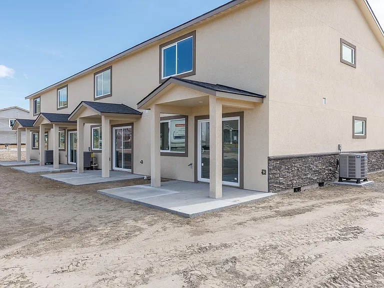 West Vine Townhomes — Photo 18