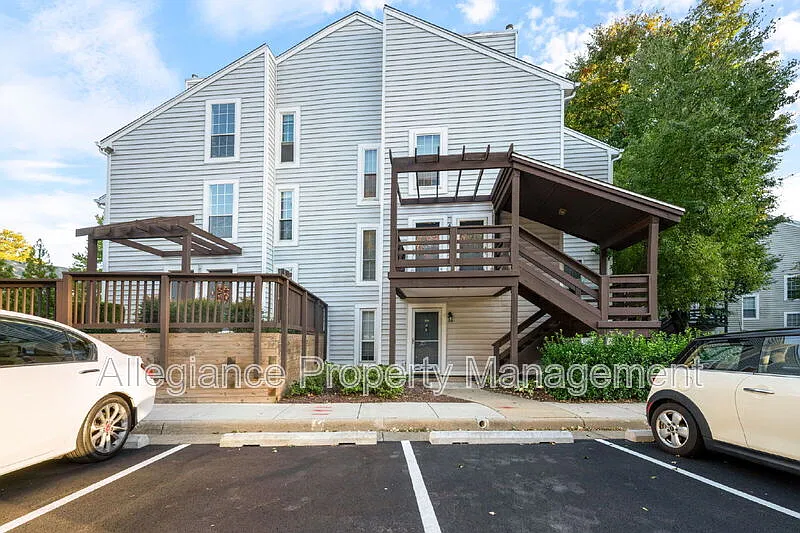 10053 Oakton Terrace Rd