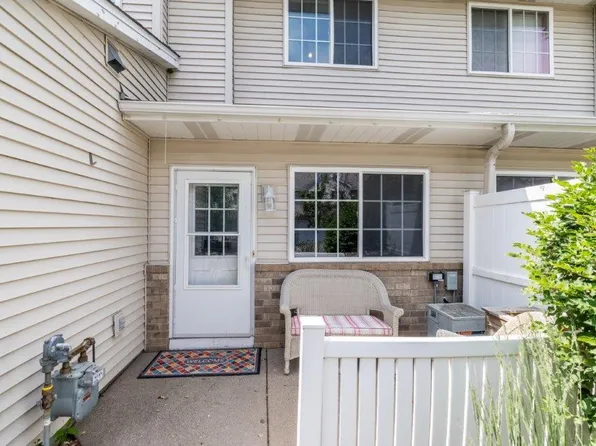 8870 92nd St S, Cottage Grove, MN 55016