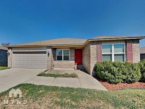 936 Pinehurst Loop Photo 1
