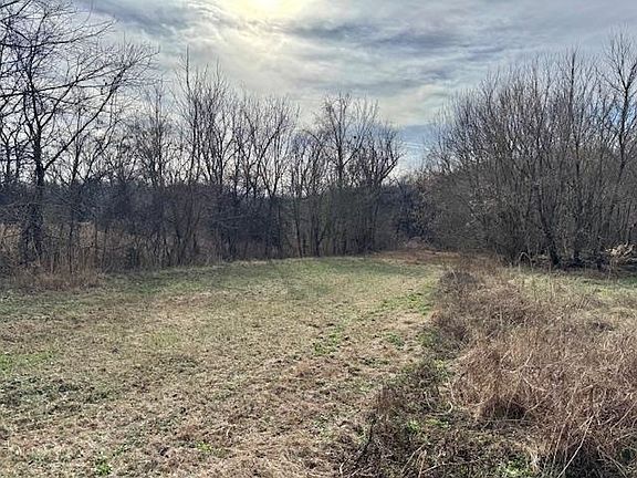 4th image of 1103 N Campbell Rd