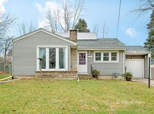 814 Morgan St, Elgin, IL 60123