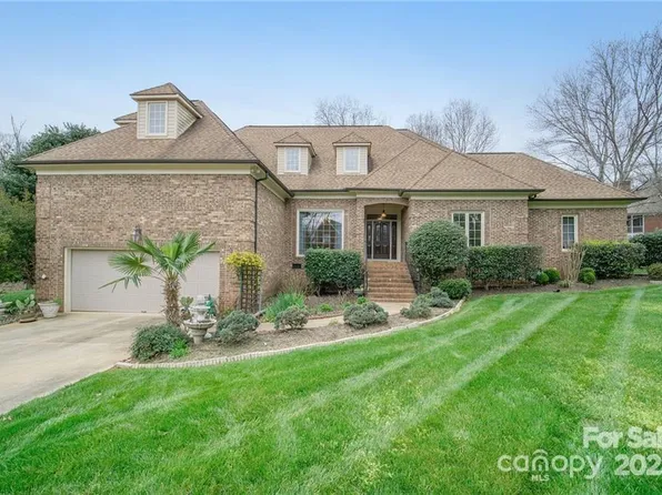 426 Saint Michaels Way, Fort Mill, SC 29708