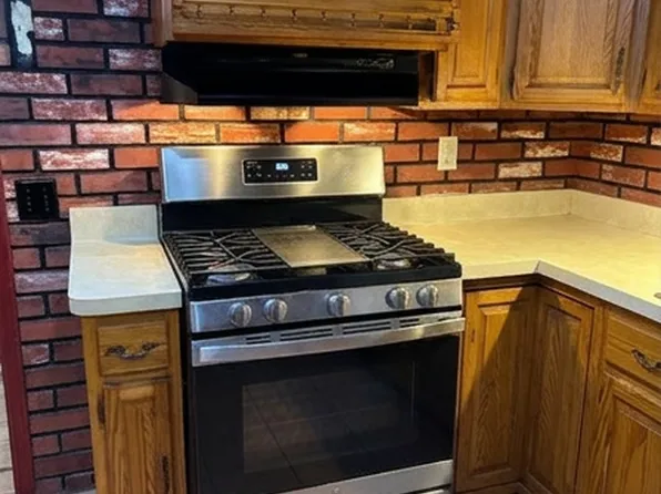 77 Goldfinch Ln, Hewitt, NJ 07421
