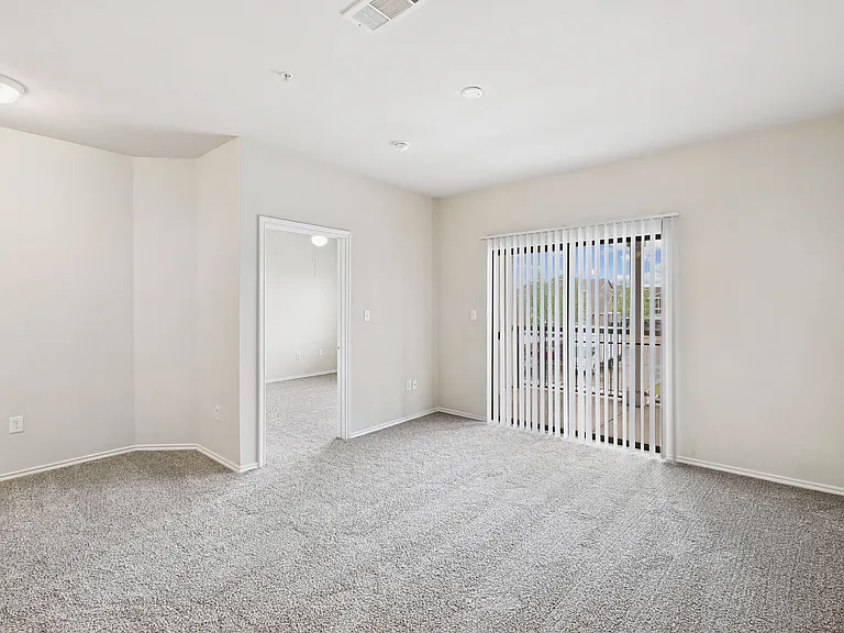 Sequoia Park Apartments — Photo 11