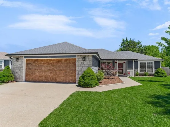 16705 Freeman Dr, Basehor, KS 66007