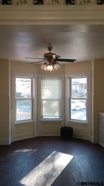 3rd image of 1619-21 VAN VRANKEN Avenue