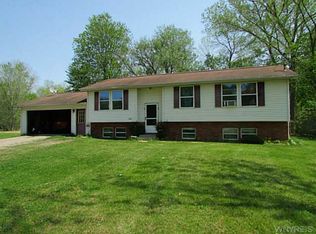 3289 Hess Rd, Lockport, NY 14094