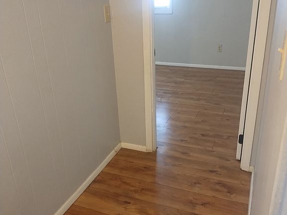 2nd image of 1900 N Dixie Ave #4