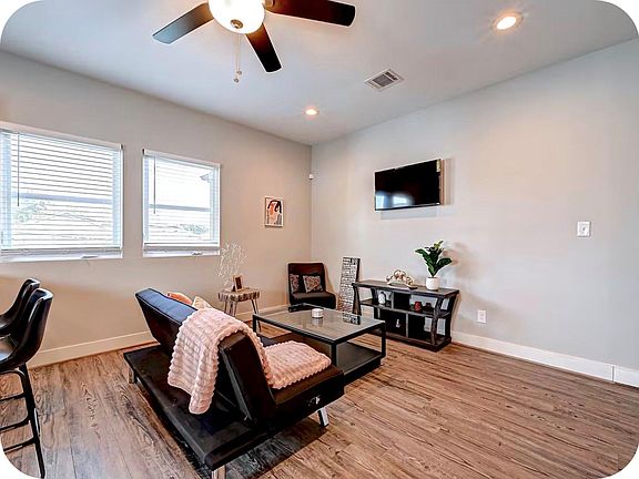 5th image of 3241 Dixie Dr