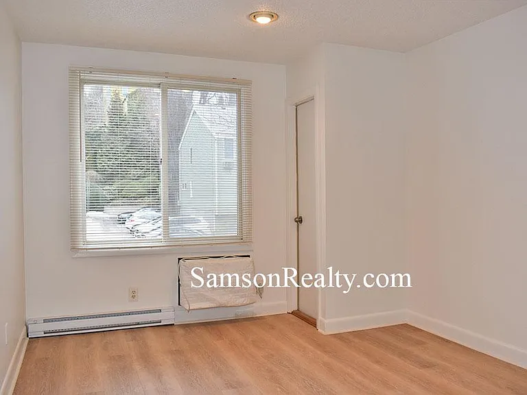 230 S Main St #18 — Photo 7