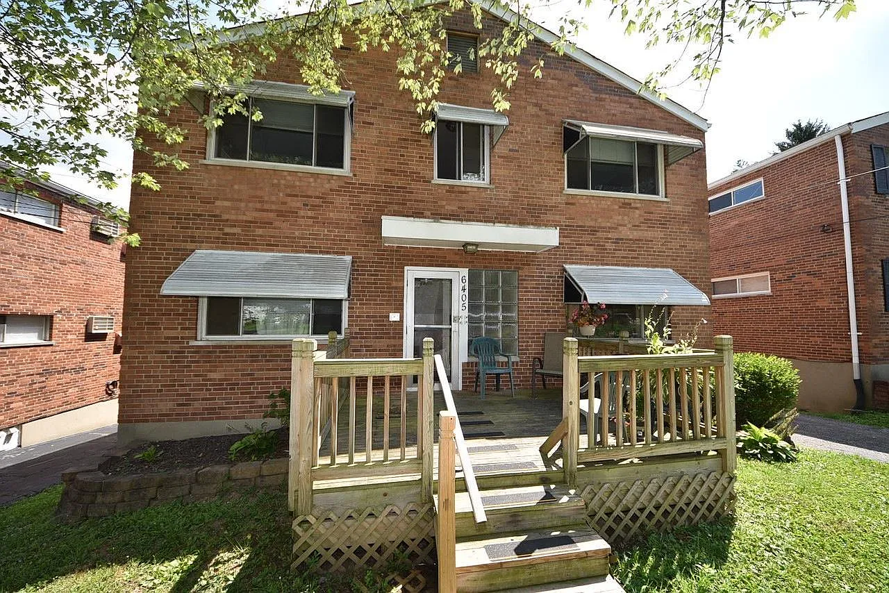 2 bed, 700 sqft, $1,050 — Photo 1
