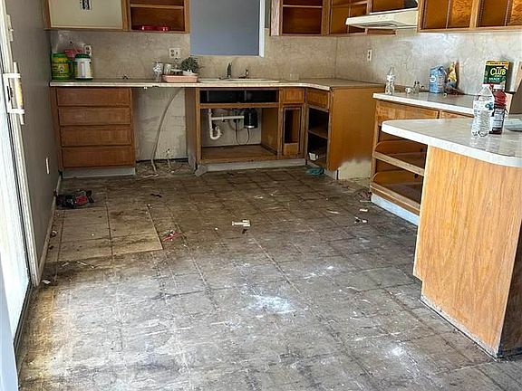 5th image of 1405 E 23rd St