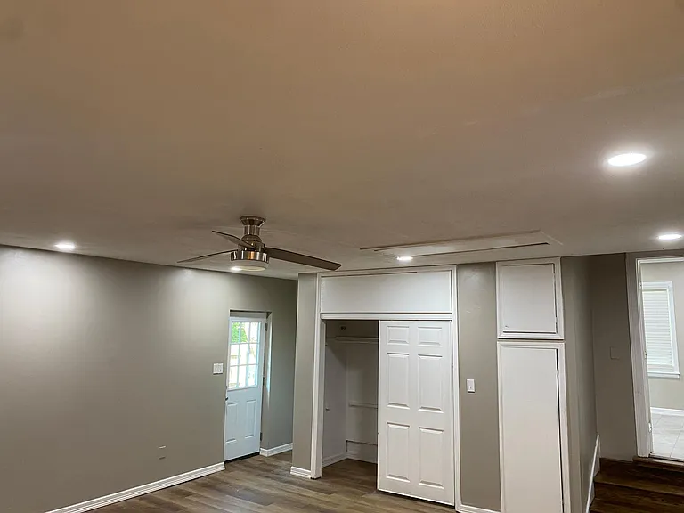 3245 S Irvington Ave — Photo 3