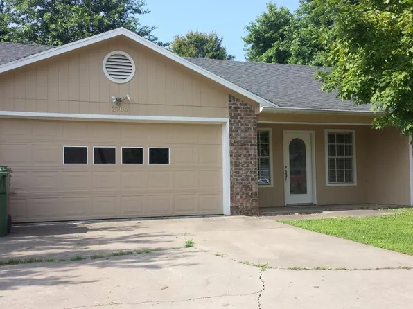 2706 W Sunset Dr, Rogers, AR 72756