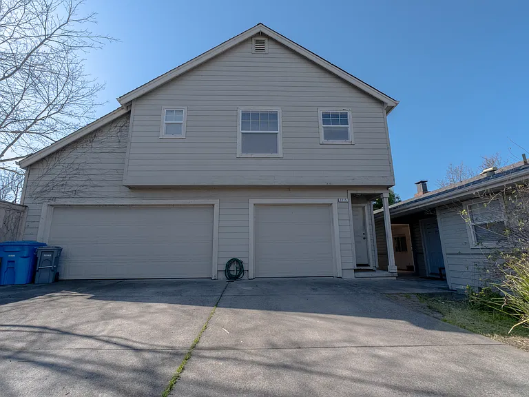 1215 Hidden Creek Pl #B — Photo 17