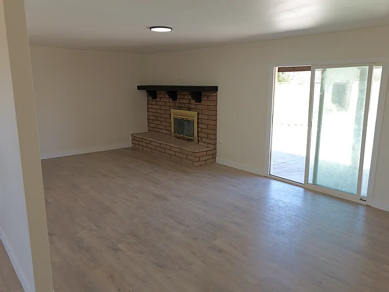 20997 Pine Ridge Ave #1 — Photo 6