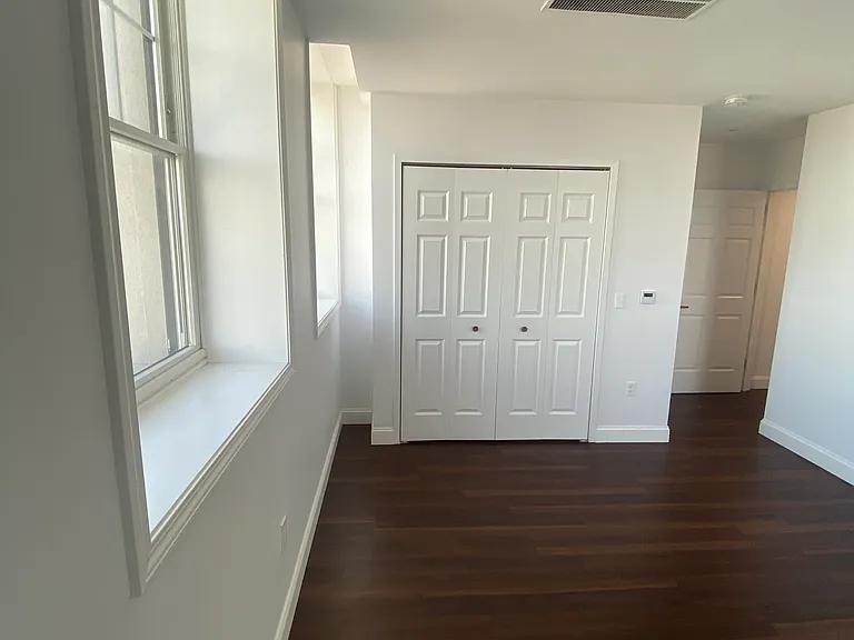 3100 Bergenline Ave #402 — Photo 29