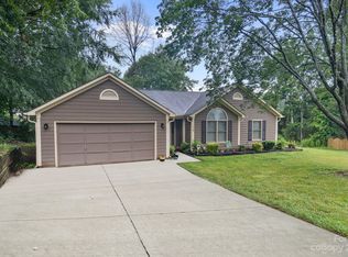 1007 Charcoal Ridge Ct, Matthews, NC 28105
