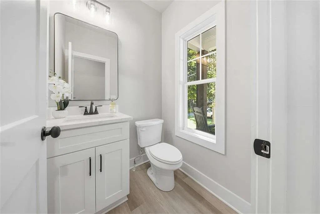 3 bed, 2.5 bath, 1700 sqft, $2,500 — Photo 2