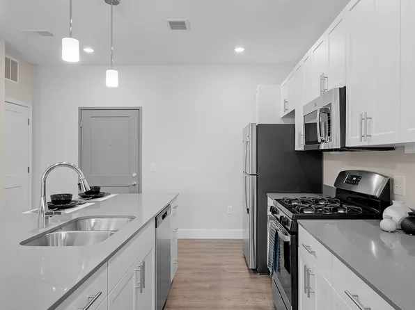 Harmony Lake Apartment Homes