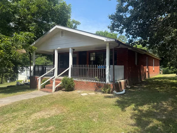 1007 Diamond Ave, Bridgeport, AL 35740