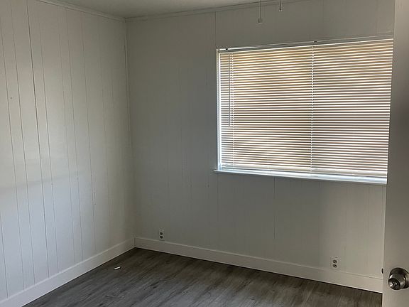 3rd image of 4091 Railroad Ave