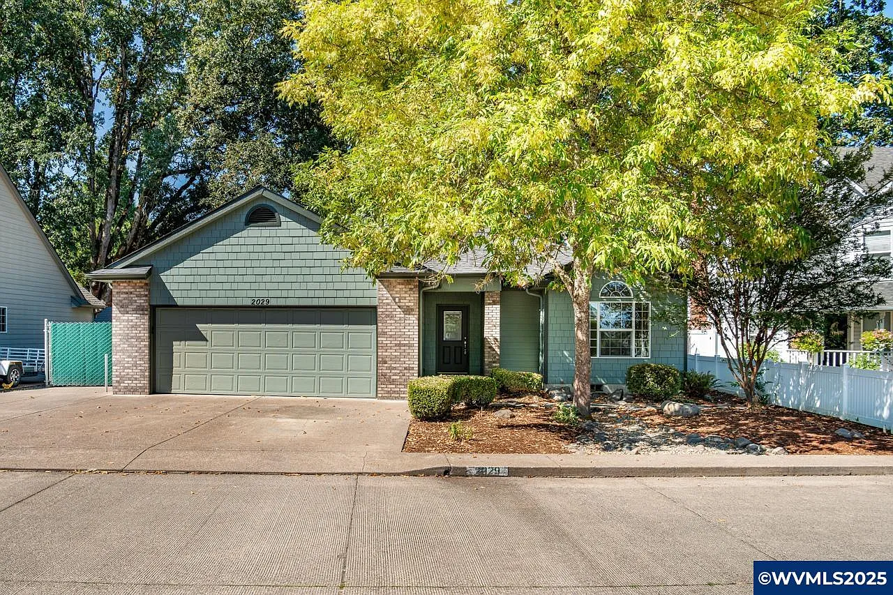 2029 Chase Loop SW photo 1