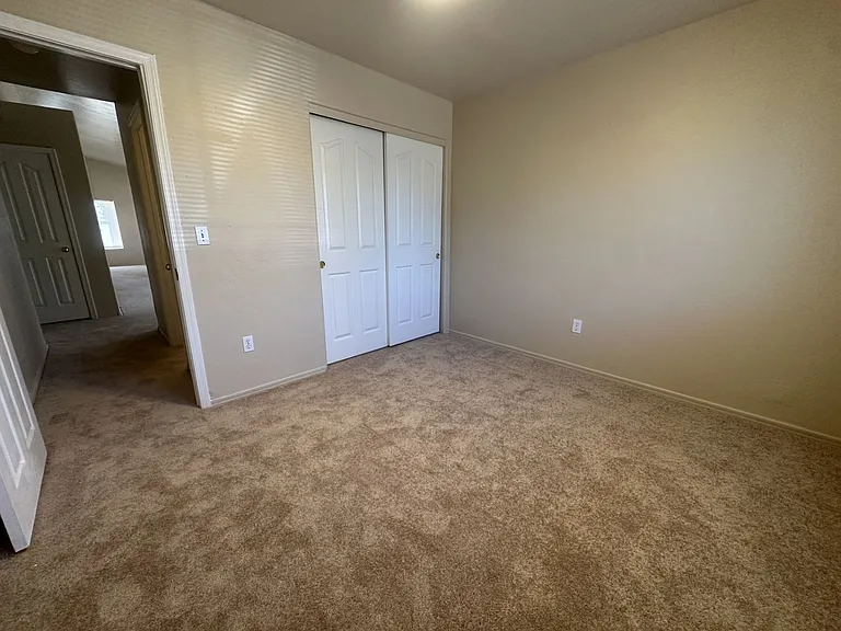 339 N Ocean Dr — Photo 26