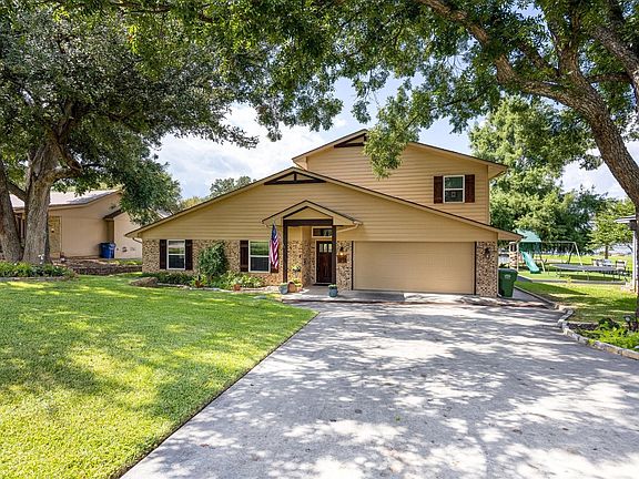 4th image of 1308 Comanche Cove Ct