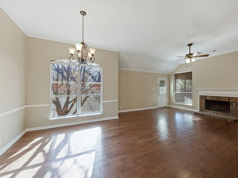 8218 Parkland Hills Dr — Photo 21