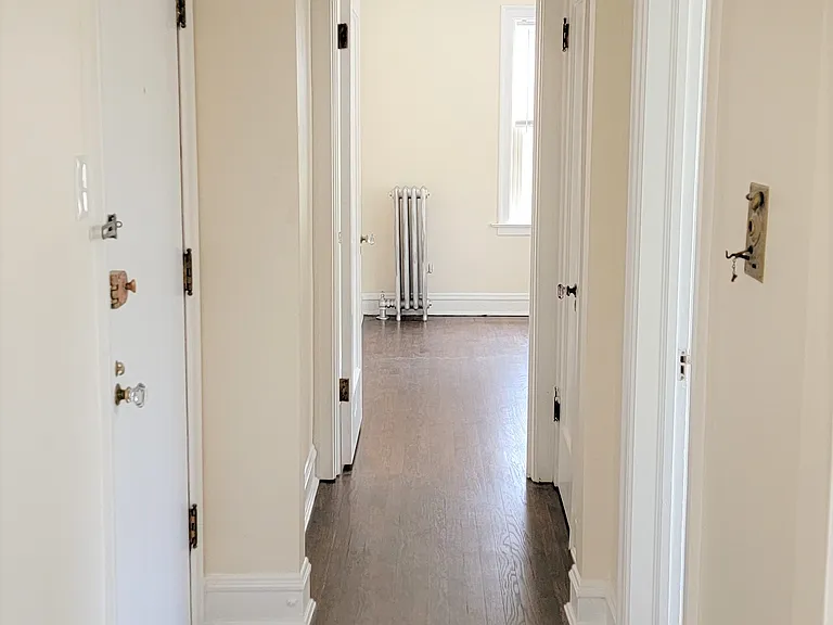5230 N Rockwell St #2 — Photo 8