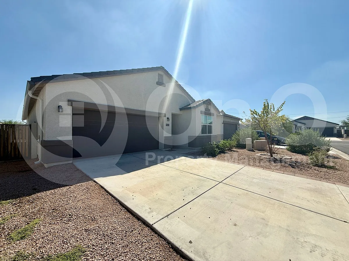 3 bed, 2.0 bath, 1598 sqft, $1,800 — Photo 2