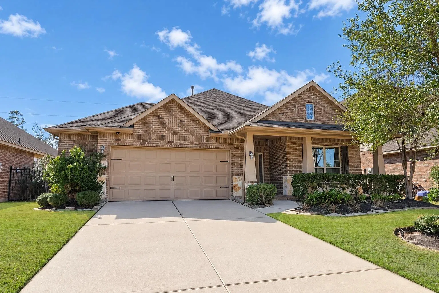 3 bed, 2.5 bath, 2354 sqft, $3,150 — Photo 1